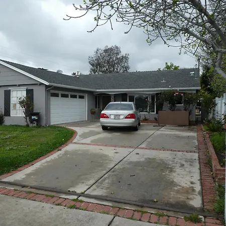 Nice Northridge 4-2-2 Pool Home Near Csun And Pierce College
